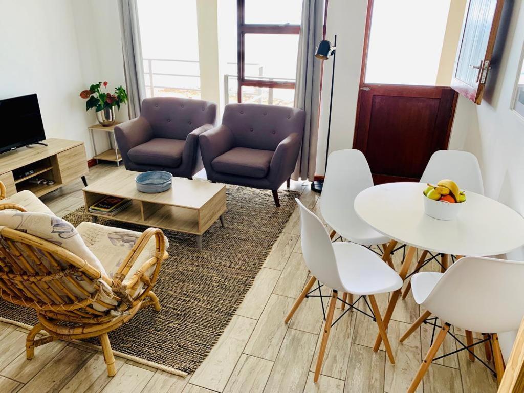 Captain Sunshine Guest House Groot-Jongensfontein エクステリア 写真